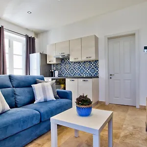 Ursula Self Catering And 1-br In By Tritoni Apartament Valletta